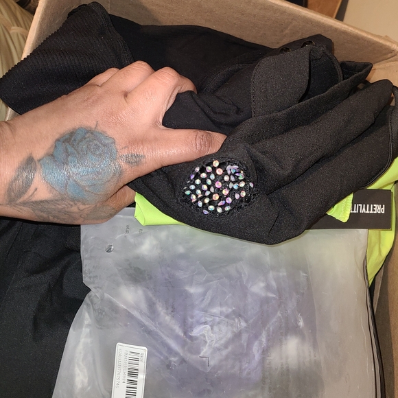 Assorted Mystery Bundle Box - Picture 4 of 5